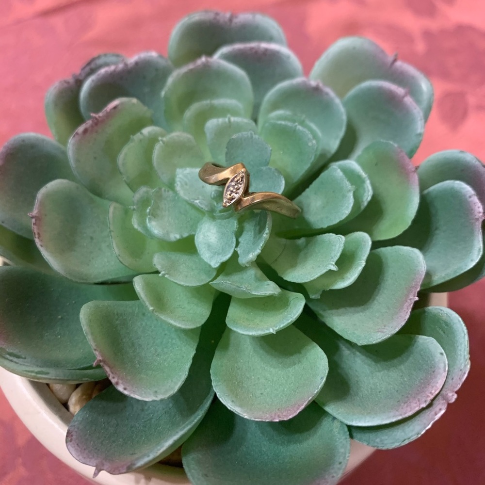 Vintage 10k gold diamond ring